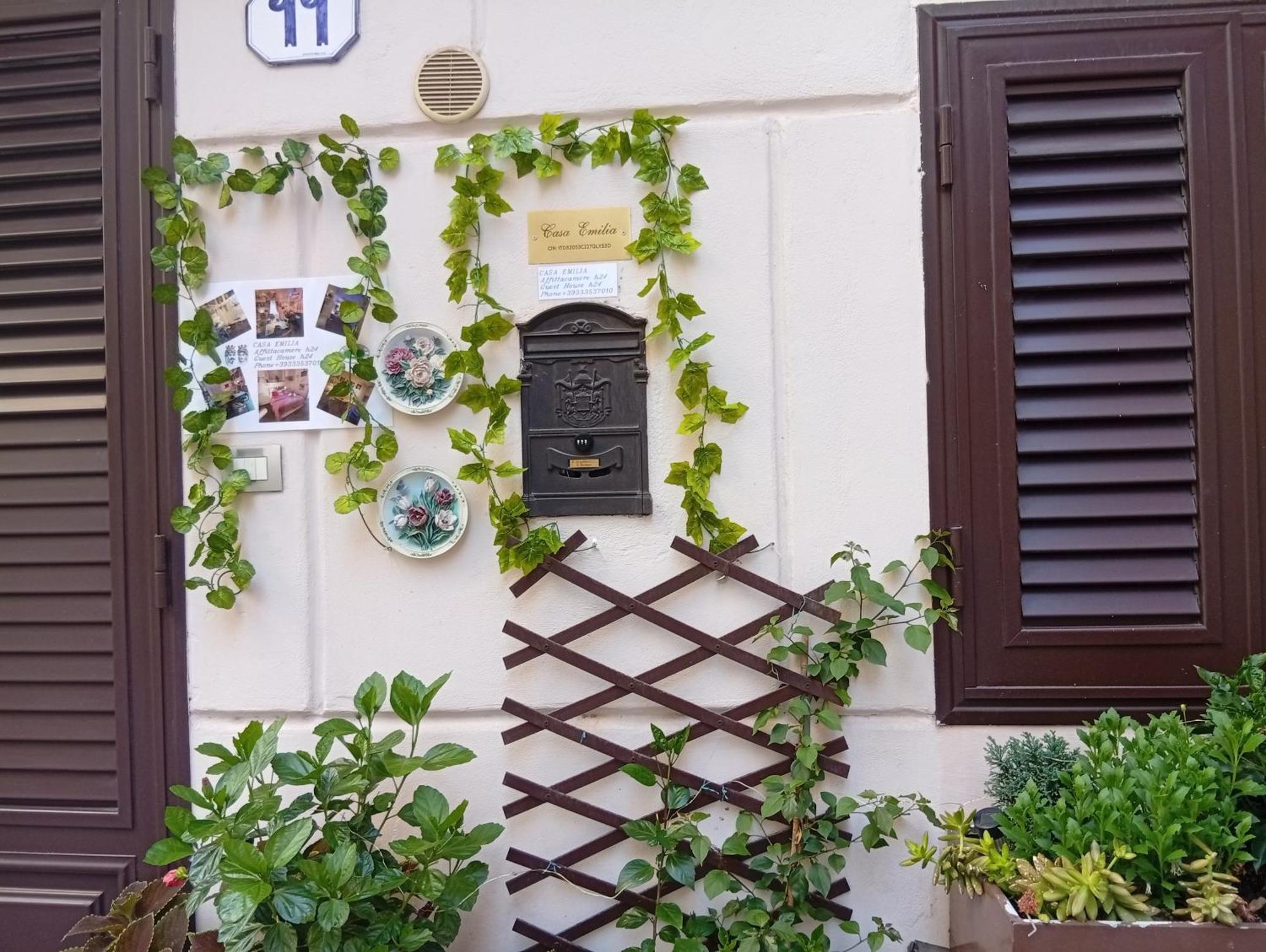 Casa Emilia Apartment - Palermo — Photos 1